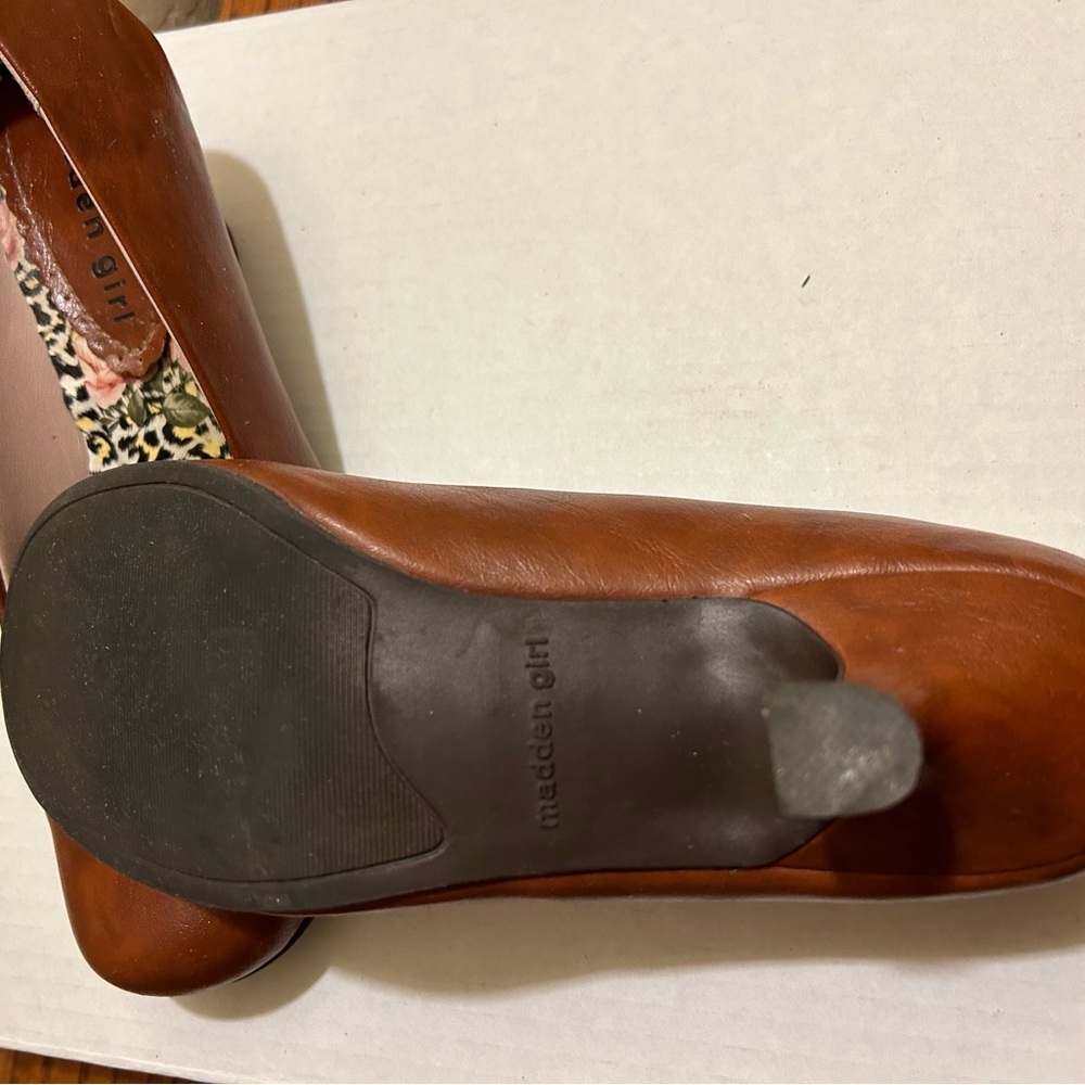 Madden Girl Women's Rust/Brown Pumps - Picture 9 of 10